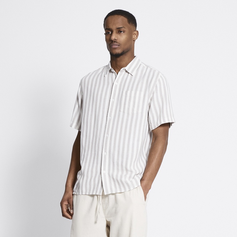 Kortærmet hørskjorte "Isak Stripe" Kortærmet hørskjorte "Isak Stripe"